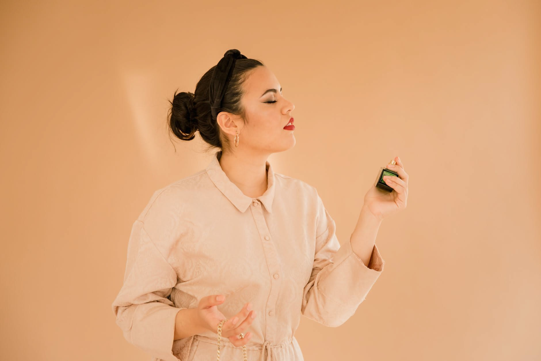 Come mettere il profumo correttamente: 5 errori che possono cambiare completamente il risultato