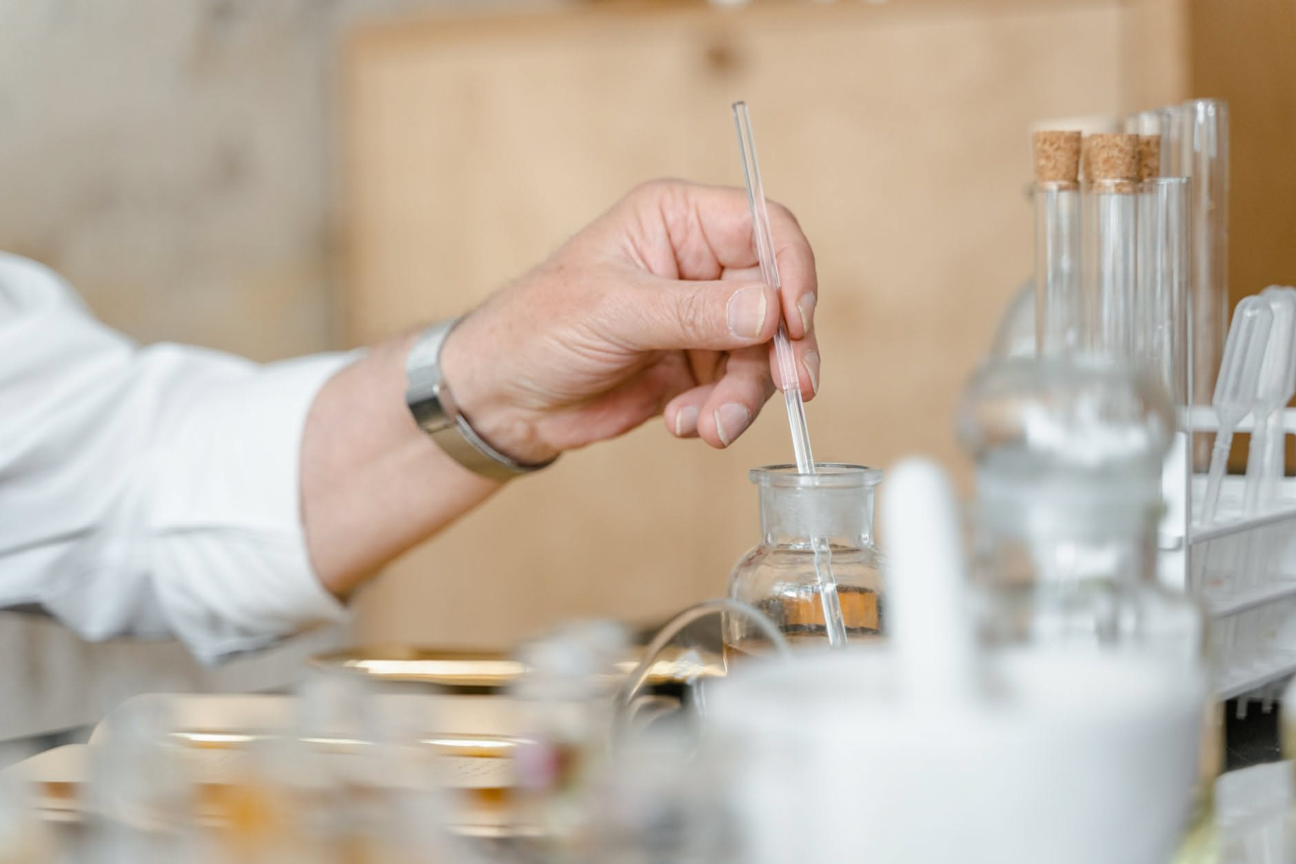 Eau de parfum, eau de toilette e extrait: che cosa cambia davvero?