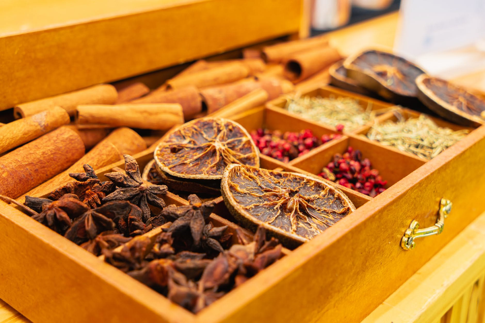 La scatola originale del profumo serve davvero?