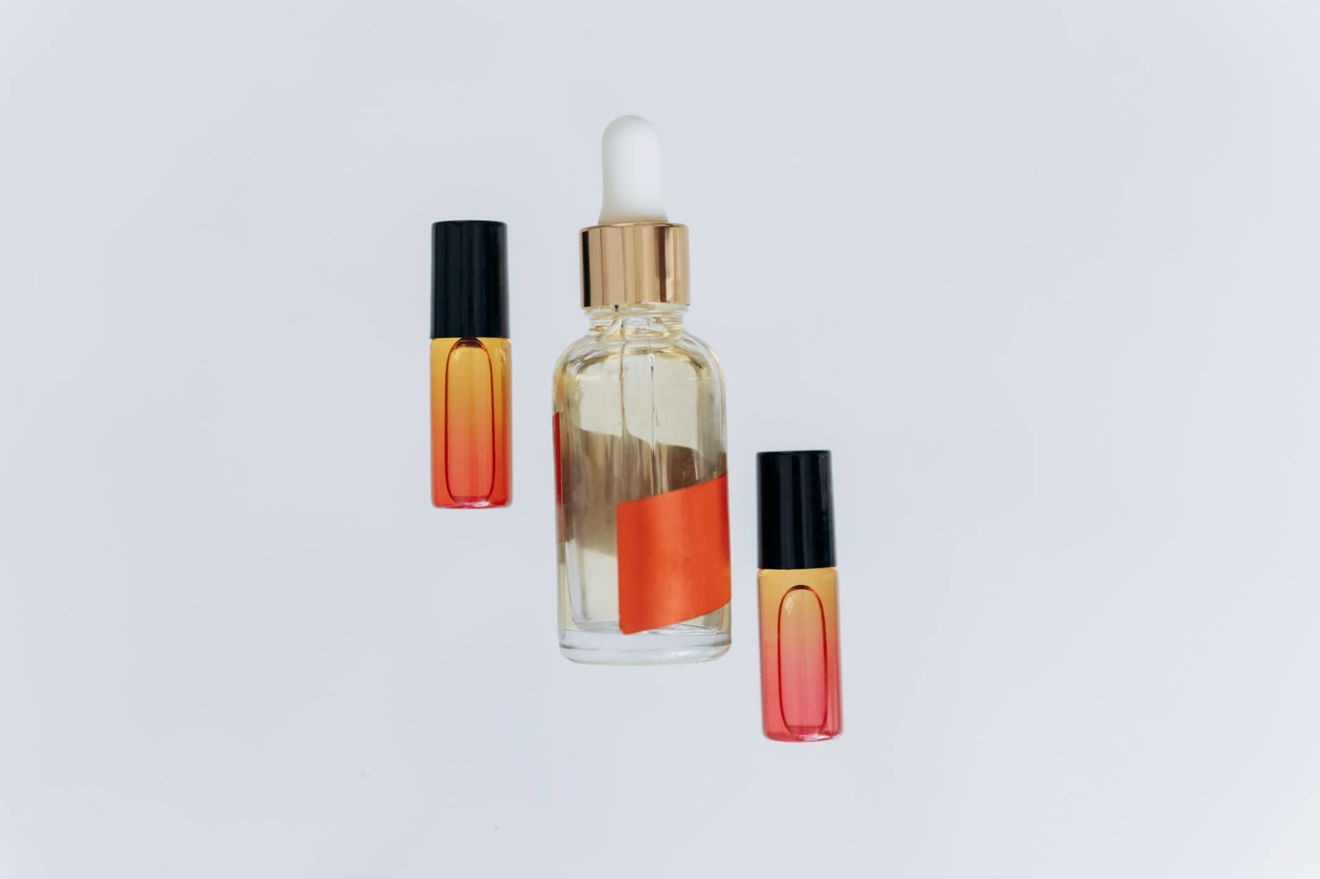 Perché il profumo cambia colore e quando preoccuparsi