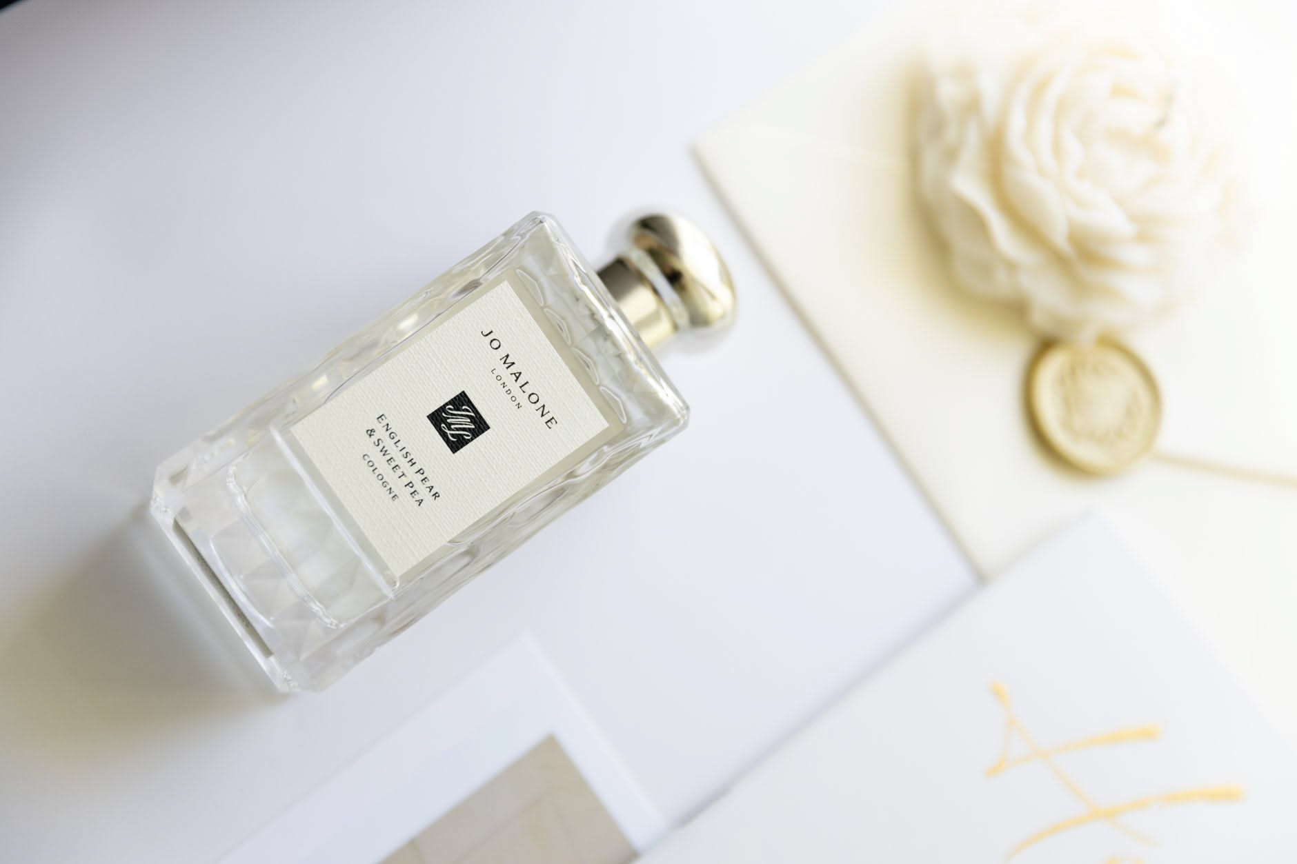 Profumo elegante: quali caratteristiche deve avere una fragranza raffinata