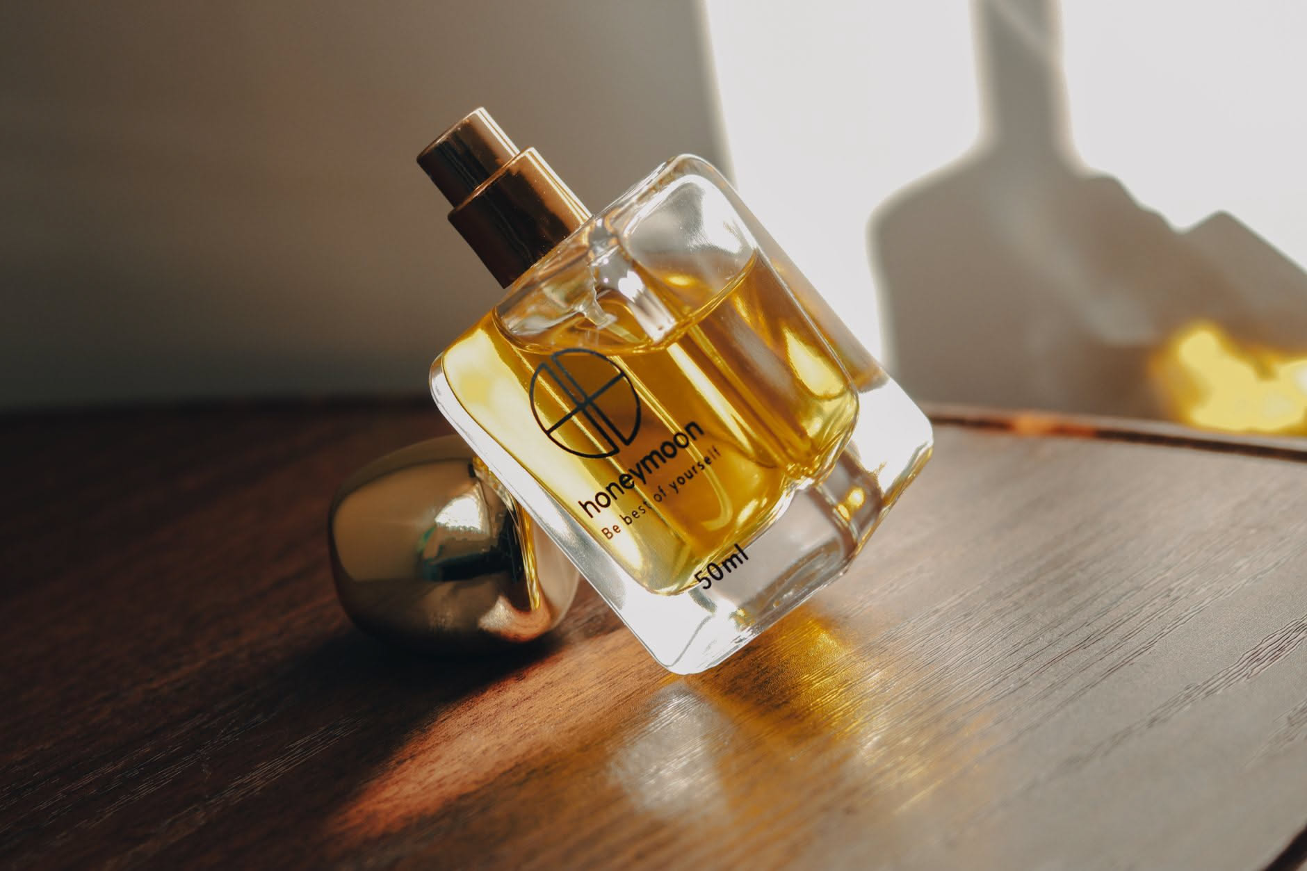 Quanti spruzzi di profumo mettere: esiste una quantità giusta?